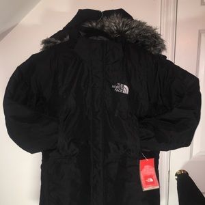 Blk McMurdo Parka North Face 550 with fur hood.